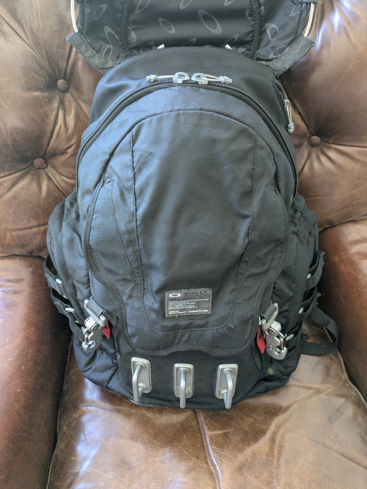 Oakley Kitchen Sink Tactical Field Gear Backpack Daypack Hiking Black Stealth