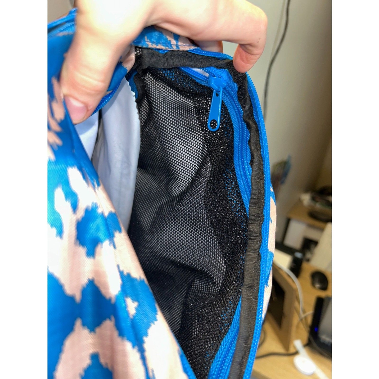 Kavu Men’s Blue Multicolor Rope Sling back Swim Canvas Shoulder Bag EUC