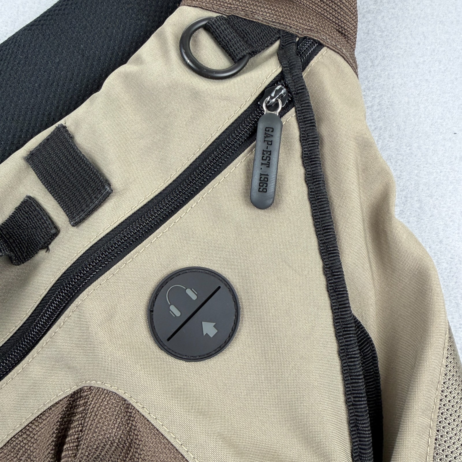 Vintage Y2K GAP Sling Bag Backpack Crossbody Khaki Gorpcore Tech 2004 Utility