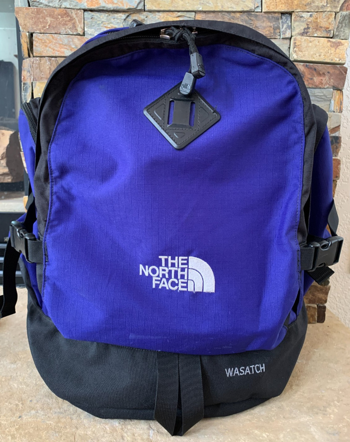 Vintage THE NORTH FACE Wasatch Backpack Outdoor Hiking Carry on Travel Bag 35L