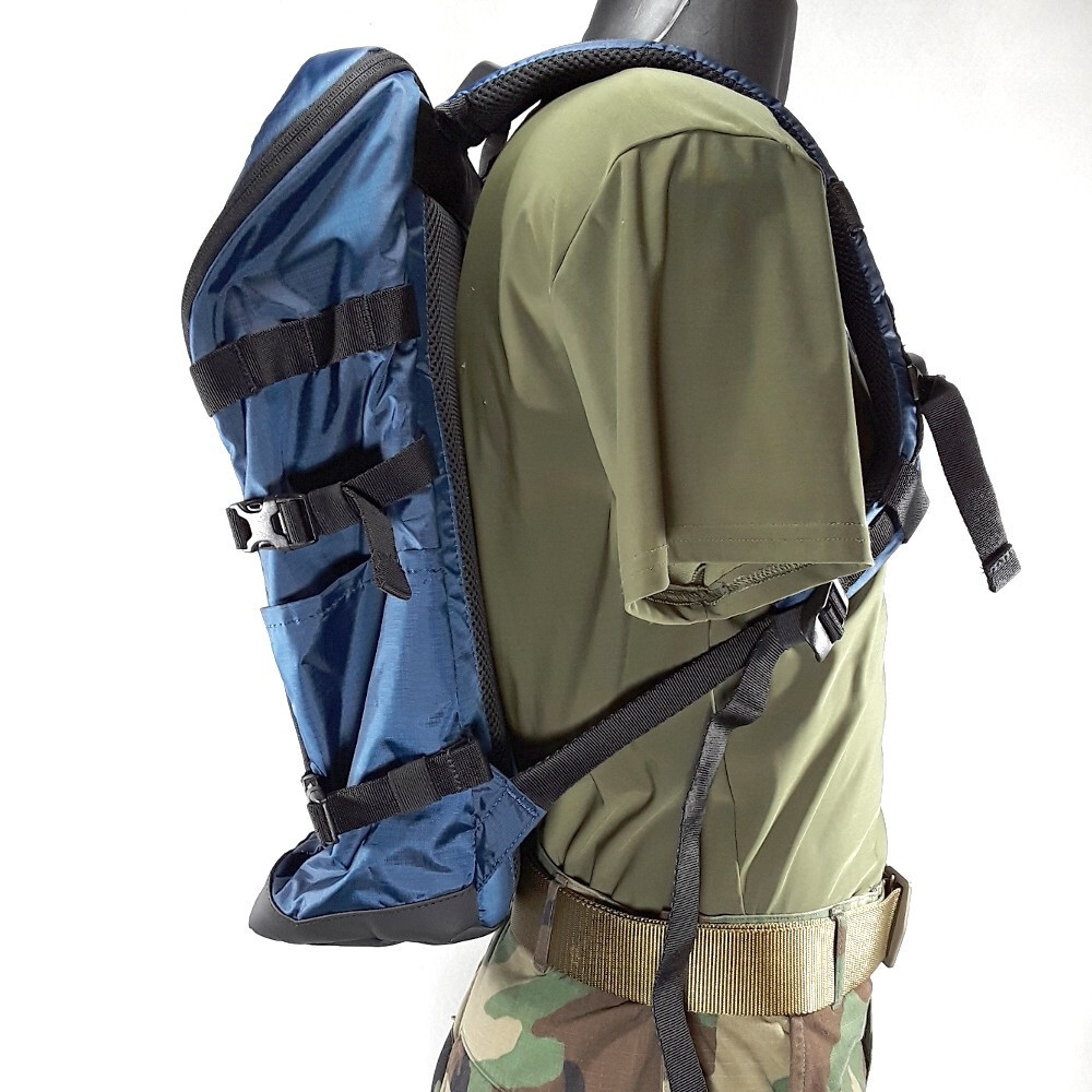 Oakley SI Outdoor Day Backpack – Universal Blue (Navy Blue) Ripstop