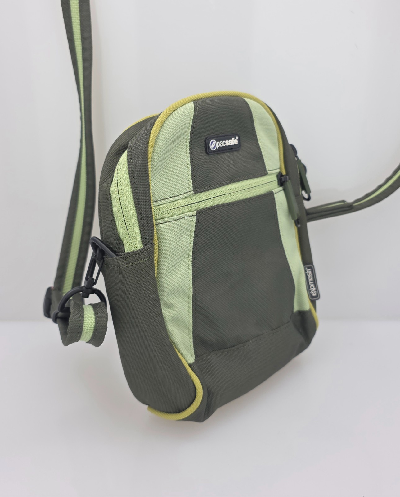 Pacsafe Metrosafe 2310 Shoulder Bag Convertible Hip Pack Exomesh Anti-Theft