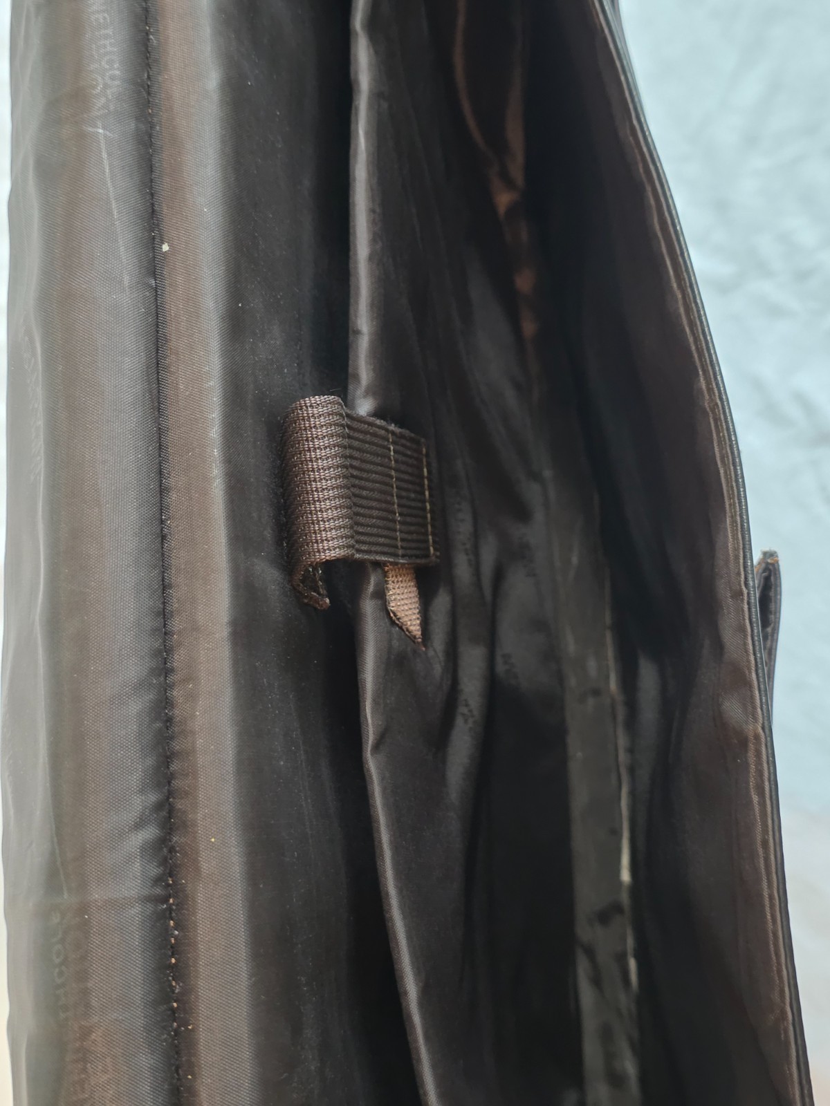 Kenneth Cole Reaction #524451 Laptop Shoulder Messenger Bag Brown Leather?