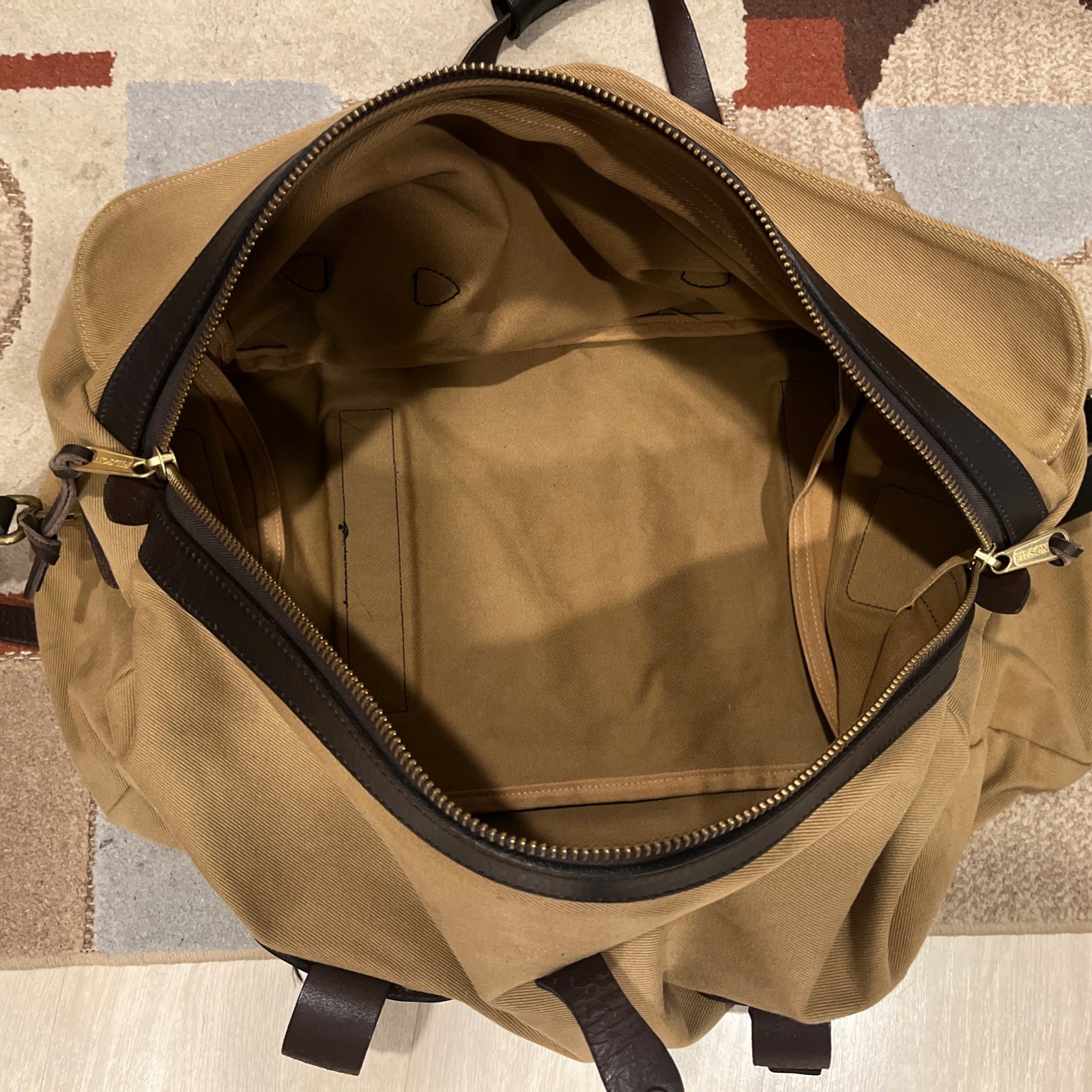 🔥Filson USA Rugged Twill Medium Duffle Bag Tan 70222 Bridle Leather Strap -Read