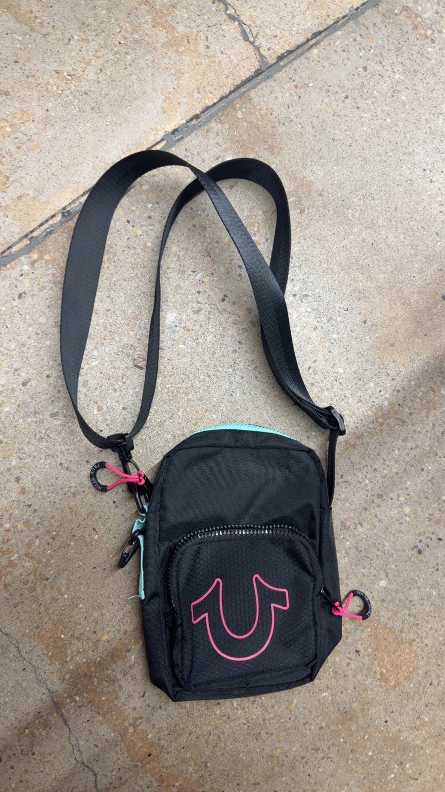 True Religion Small Black Crossbody Bag Pink Horseshoe Logo Zip Adjustable Strap