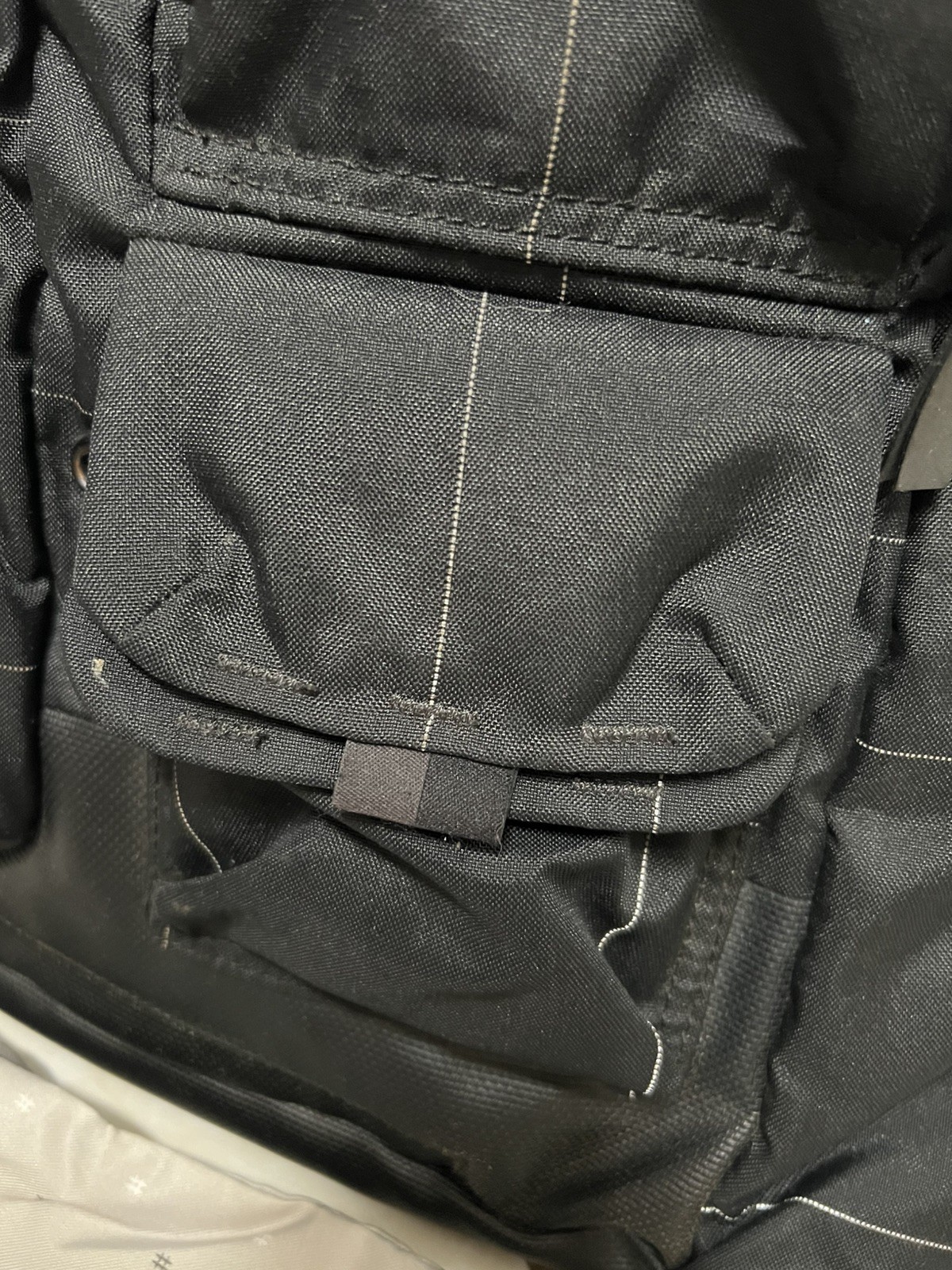 Lululemon Cruiser Backpack bag 22L Rare Out Of Print. Pin stripes. Complete