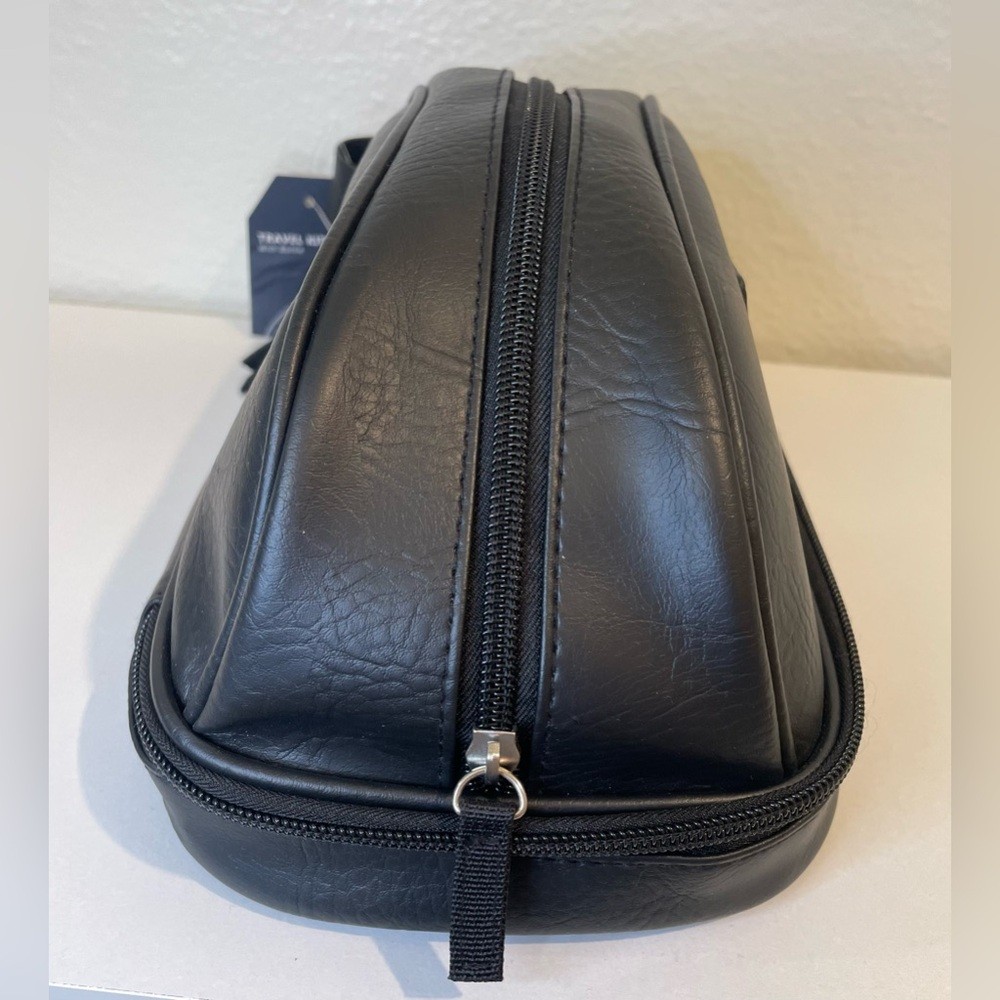 Original Penguin NWT Men’s Travel Kit Classic Black Toiletry Bag with bottle