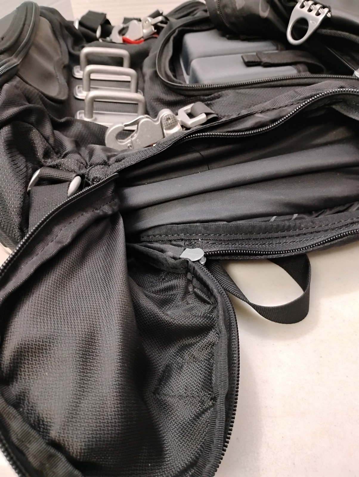 Oakley Kitchen Sink Tactical Field Gear Backpack Stealth Black Daypack Hiking