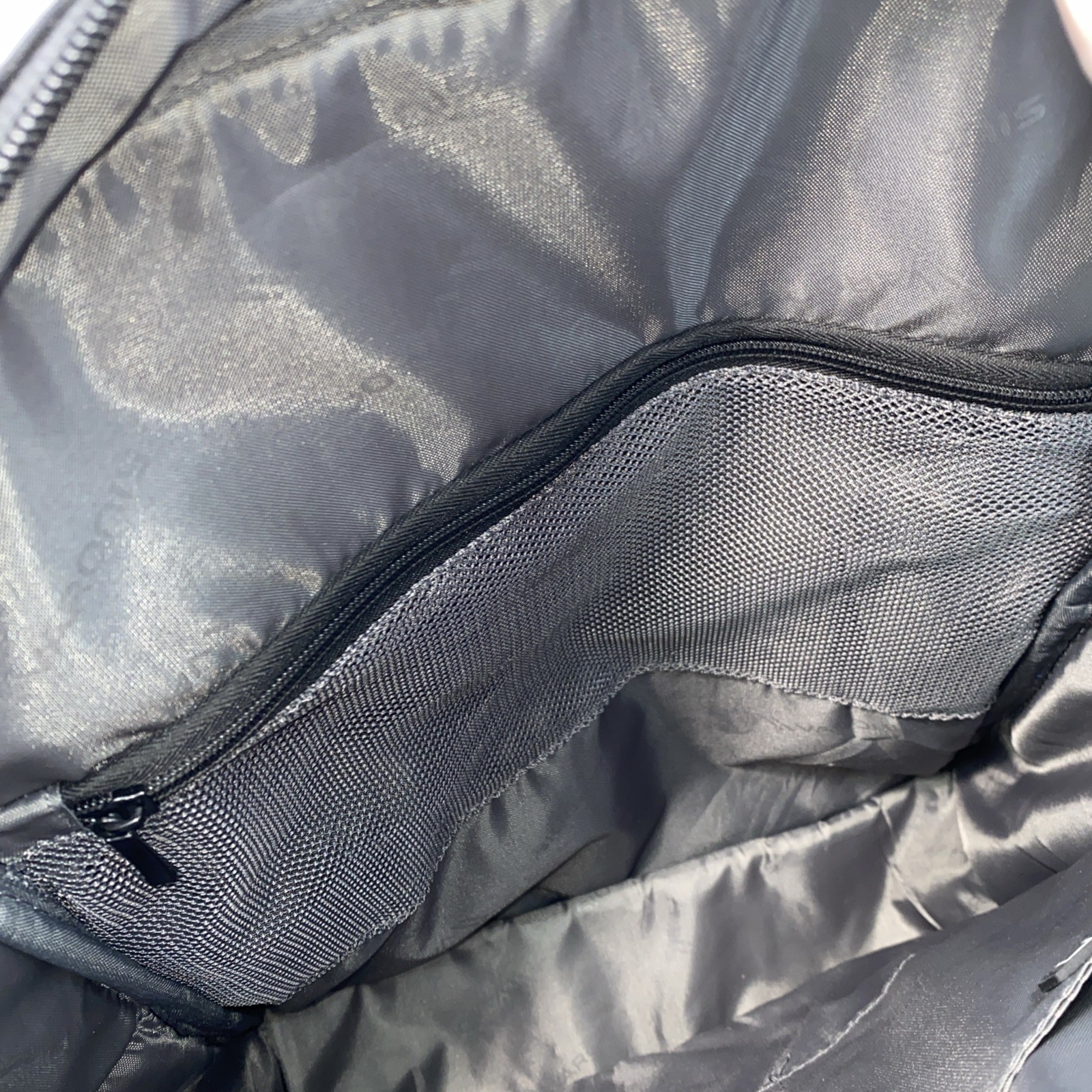Varonis Tech Bag Pack Black USB Port Laptop Dividers Hidden Pockets Heavy Duty