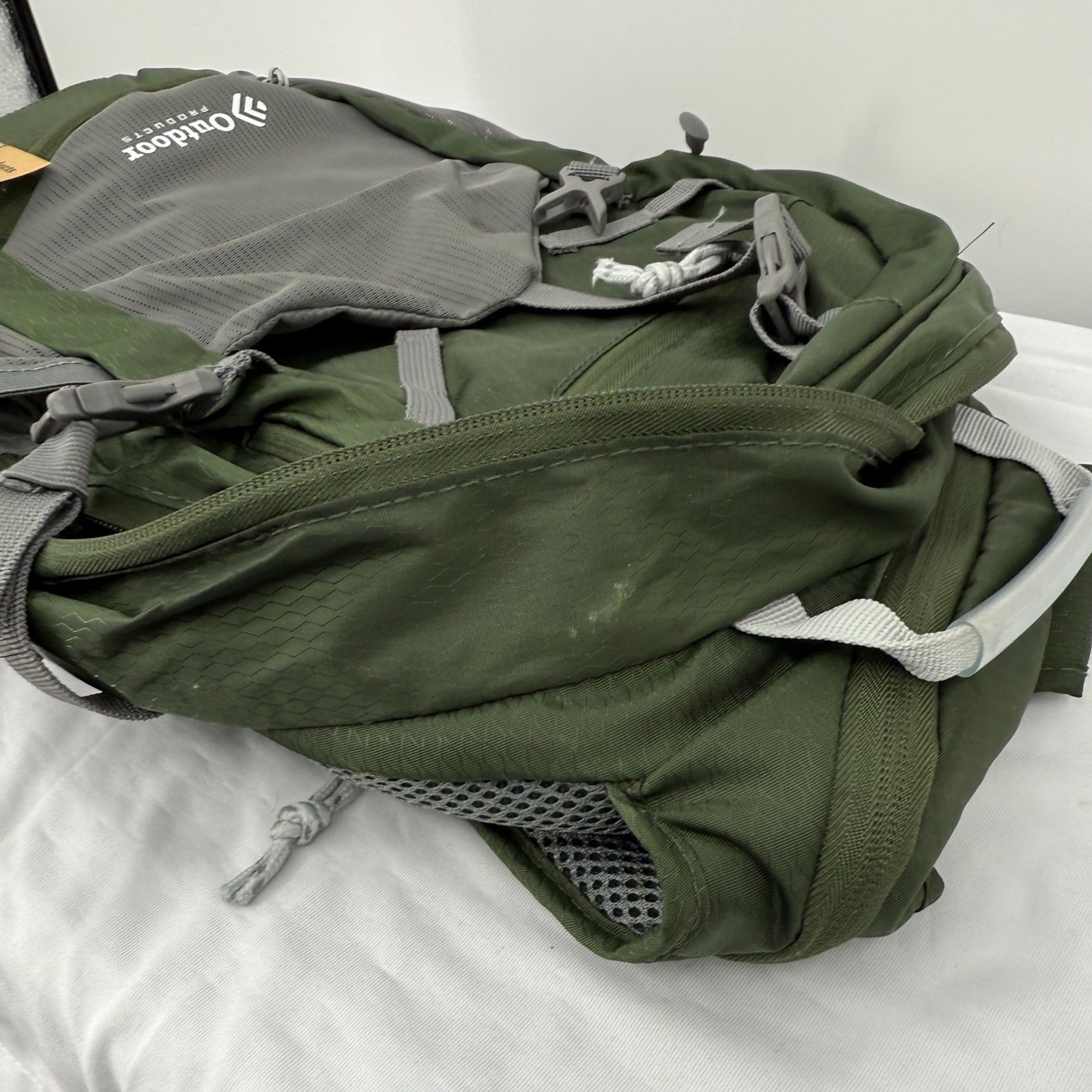 Outdoor Products Trail Break 18 Ltr Hydration Backpack 3 liter reservoir NEW