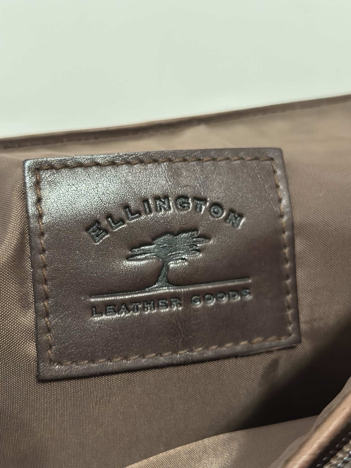 ELLington Classic Brown Leather Men’s Messenger Bag Made In Thailand