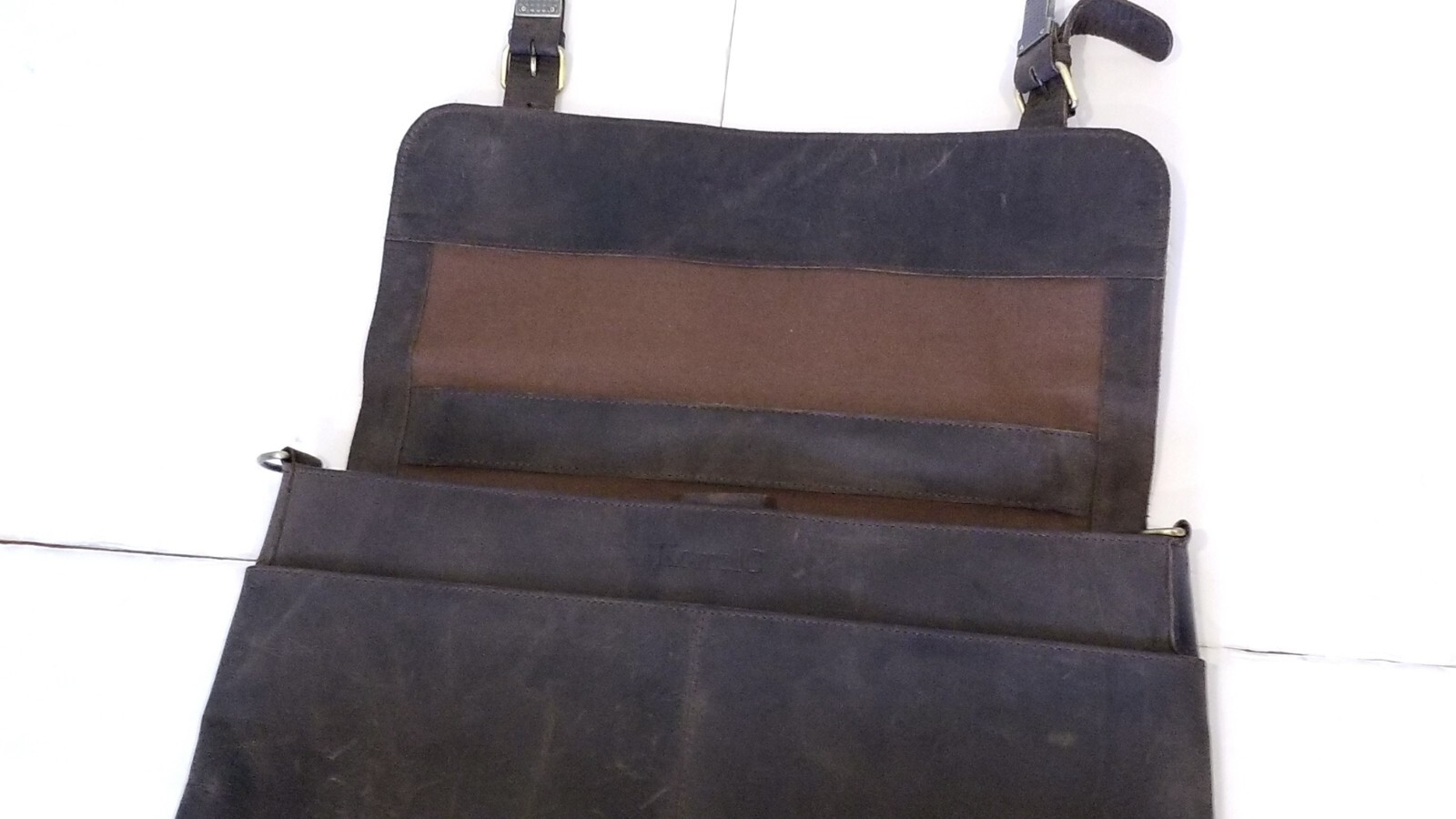 Komalc Brown Distressed Leather 18″ Messenger Bag