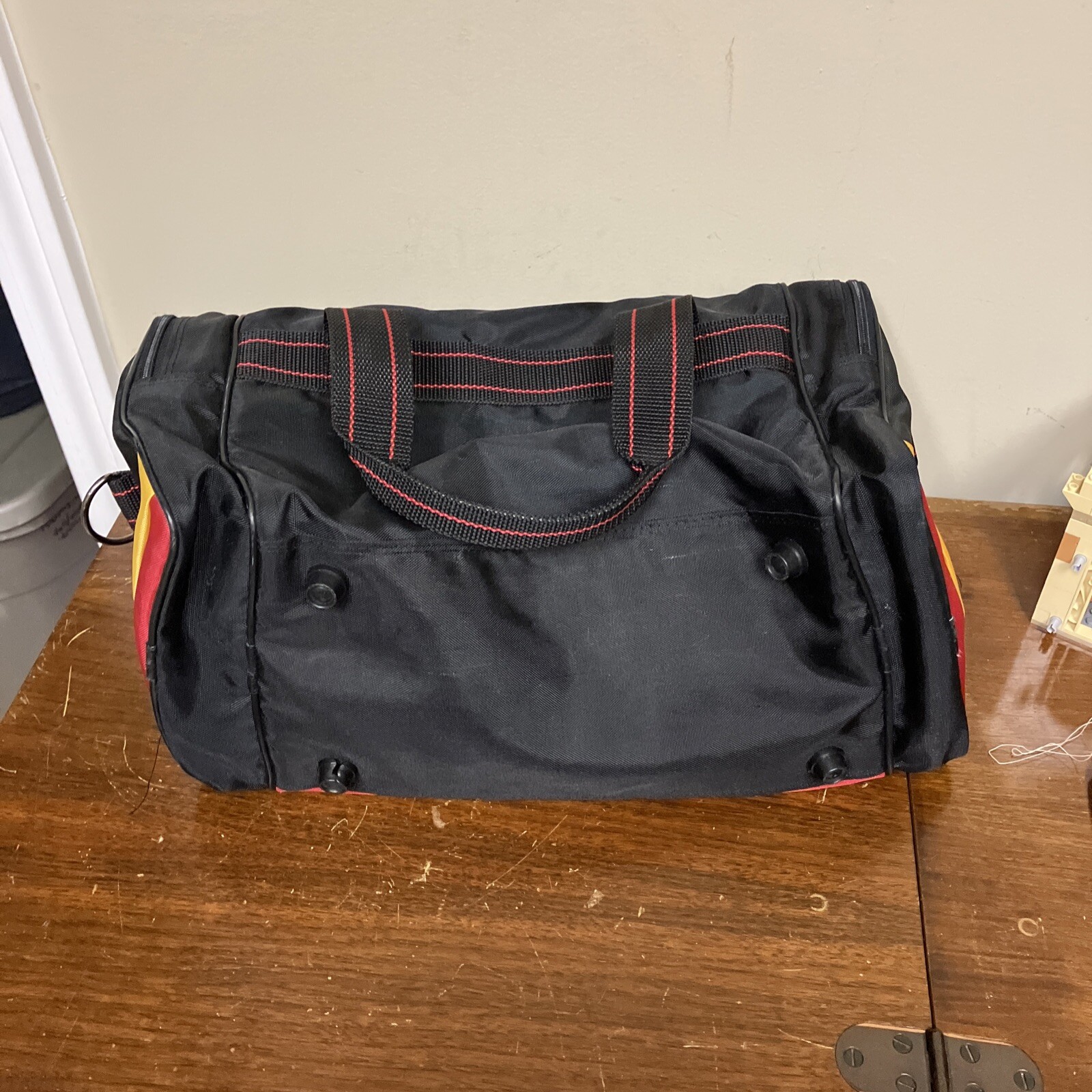 Duffle/Travel Bag, Black/Yellow/Red Multi Pockets 15”x7.5”x7” Vintage EUC