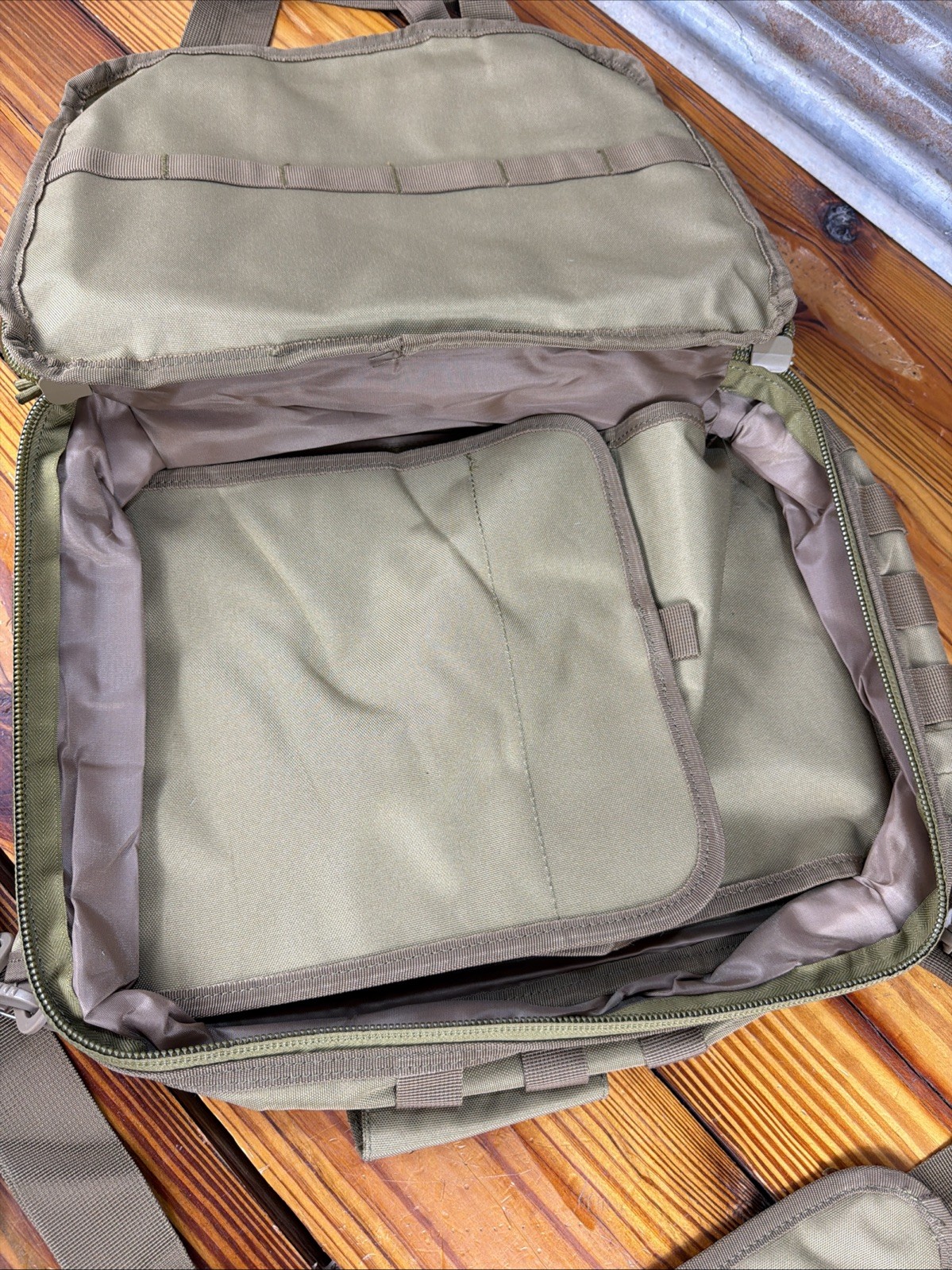 Tactical Bail Out Bag Messenger Green Laptop Patrol Shoulder Bag NWOT
