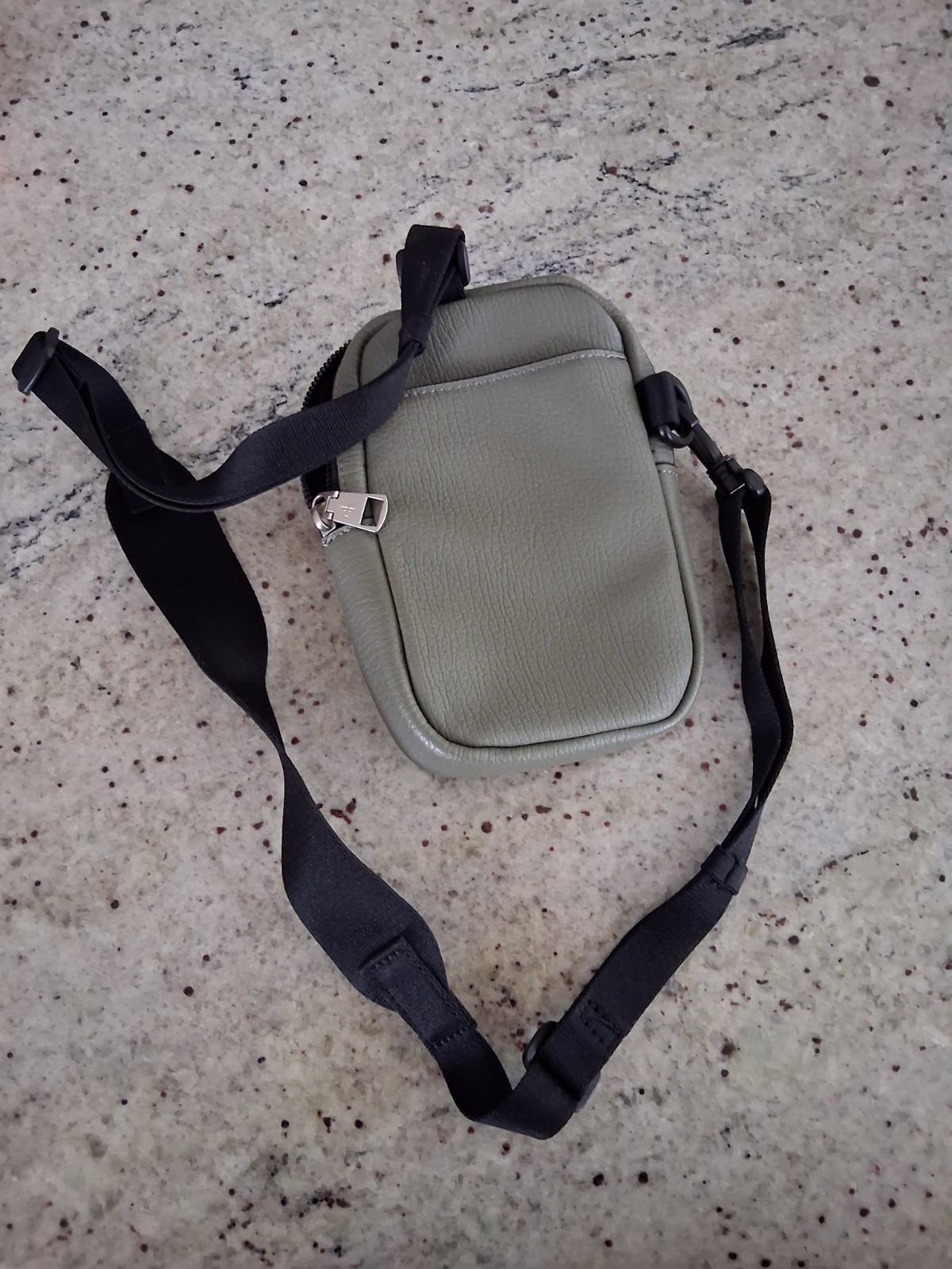 CK Calvin Klein Men’s Crossbody Gray Bag – Brand New