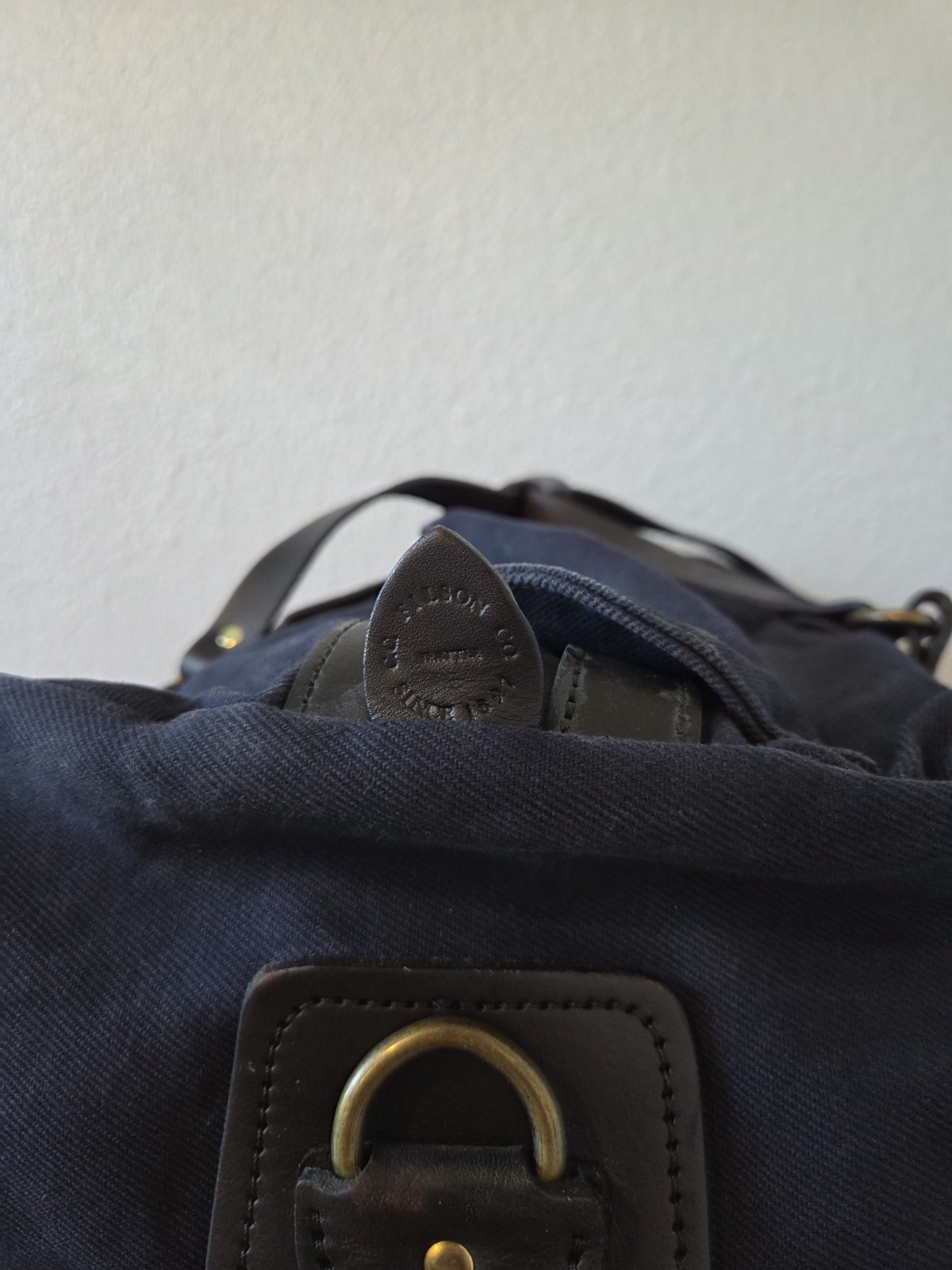 Filson Rugged Twill Medium Duffle Bag | Navy | USA Made | Old Size