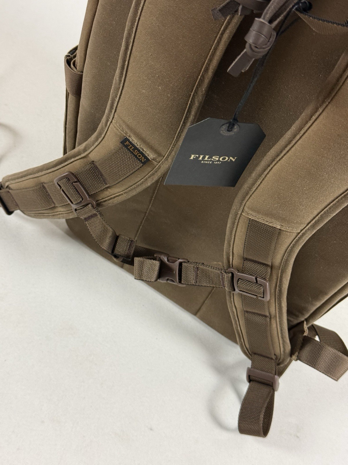 FILSON TRAPPER CREEK 28L BACKPACK DARK TAN NWT