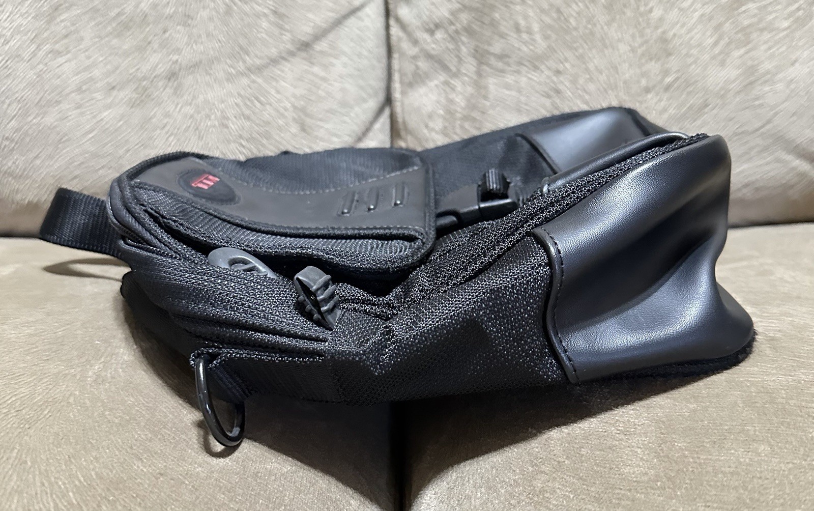TUMI T2 Ballistic Nylon Men’s Shoulder Bag Small Black
