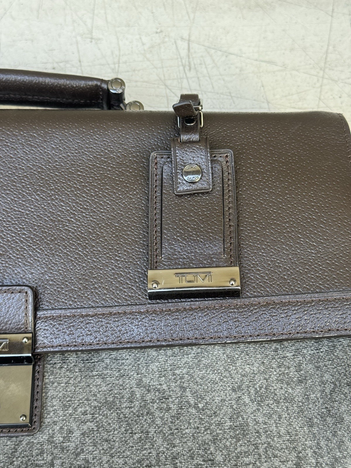 TUMI Astor Dorilton Gray Dark Brown Leather Business Shoulder Bag Briefcase
