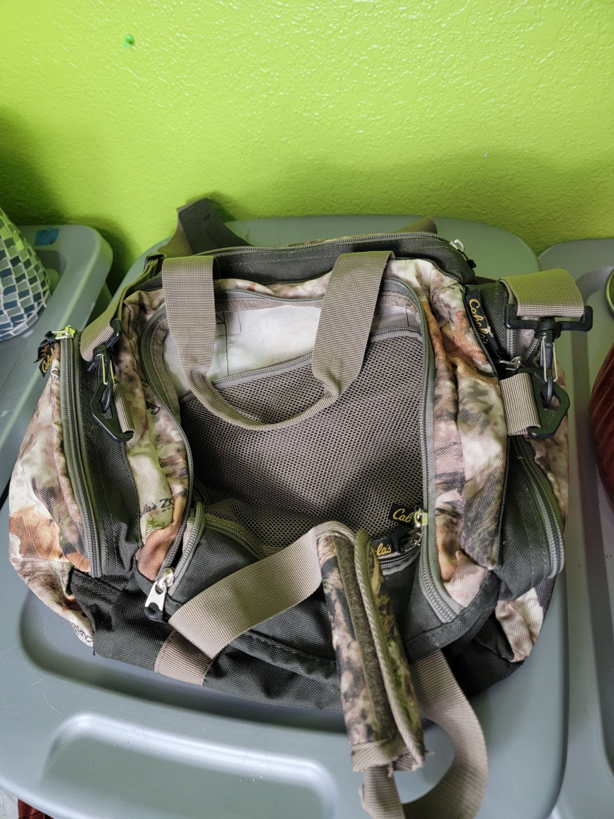 Cabela’s Camo Bag Hunting Fishing Gear Catch All Carry-on Small Duffle Bag