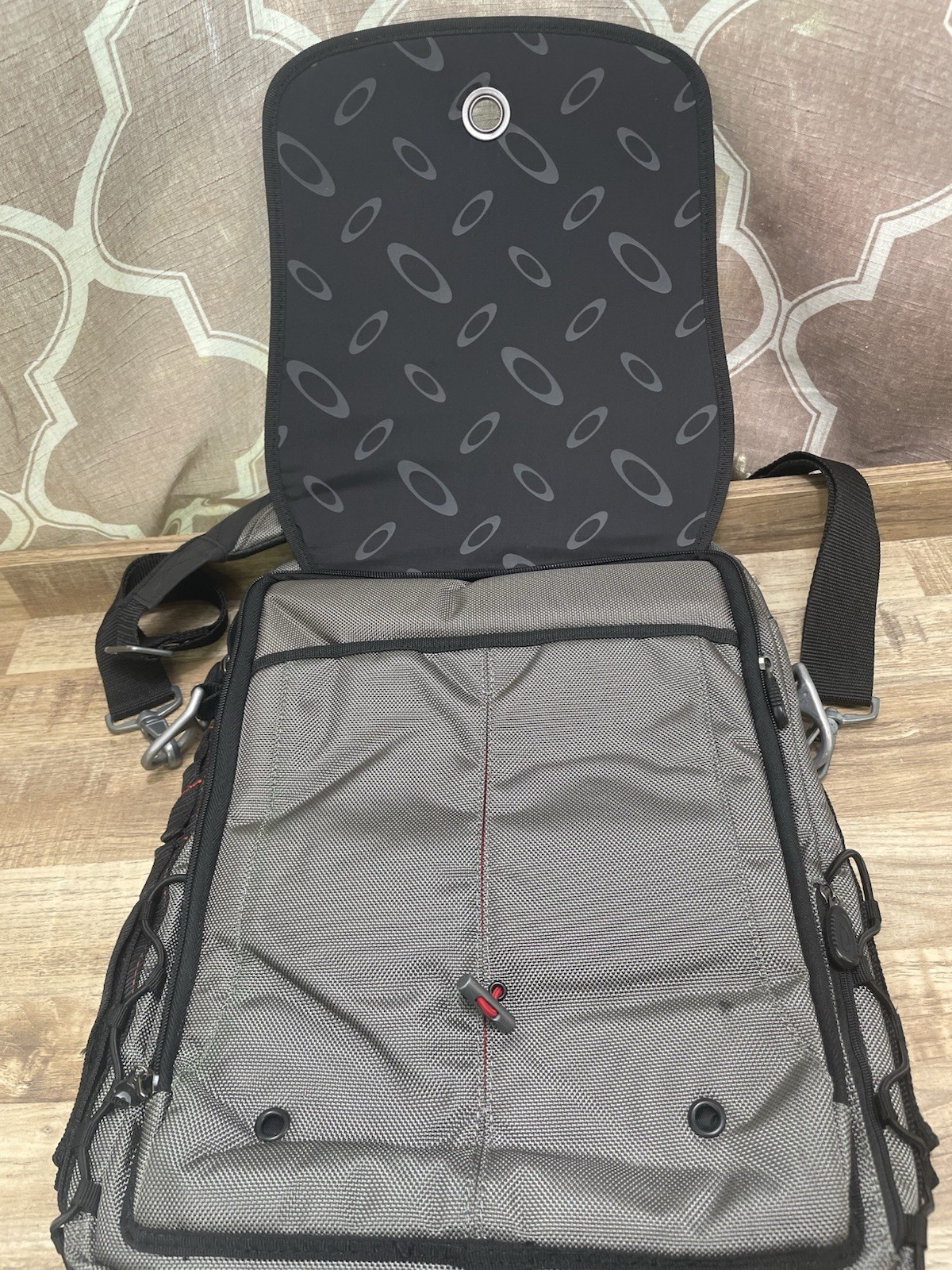 Oakley Tactical Field Gear Vertical Messenger Laptop Bag Shoulder Strap Vintage