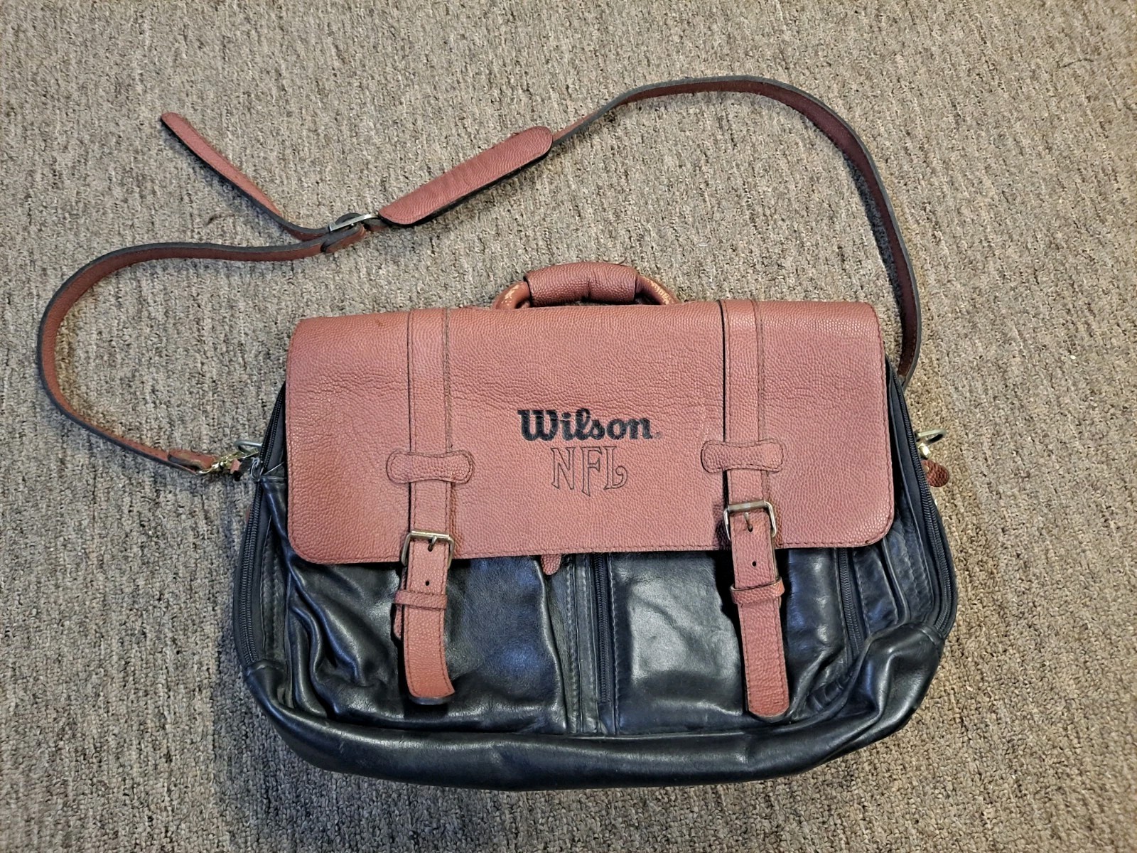 Wilson NFL Football Pebbled Pigskin Leather Messenger Bag Briefcase