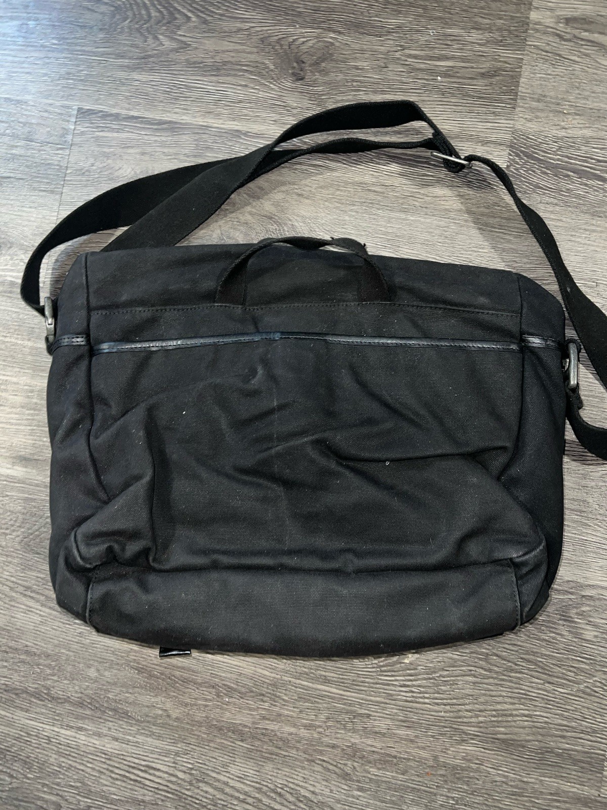 Tumi T-Tech Essential Gear Black Laptop Messenger Bag Expandable Bag 55171dc