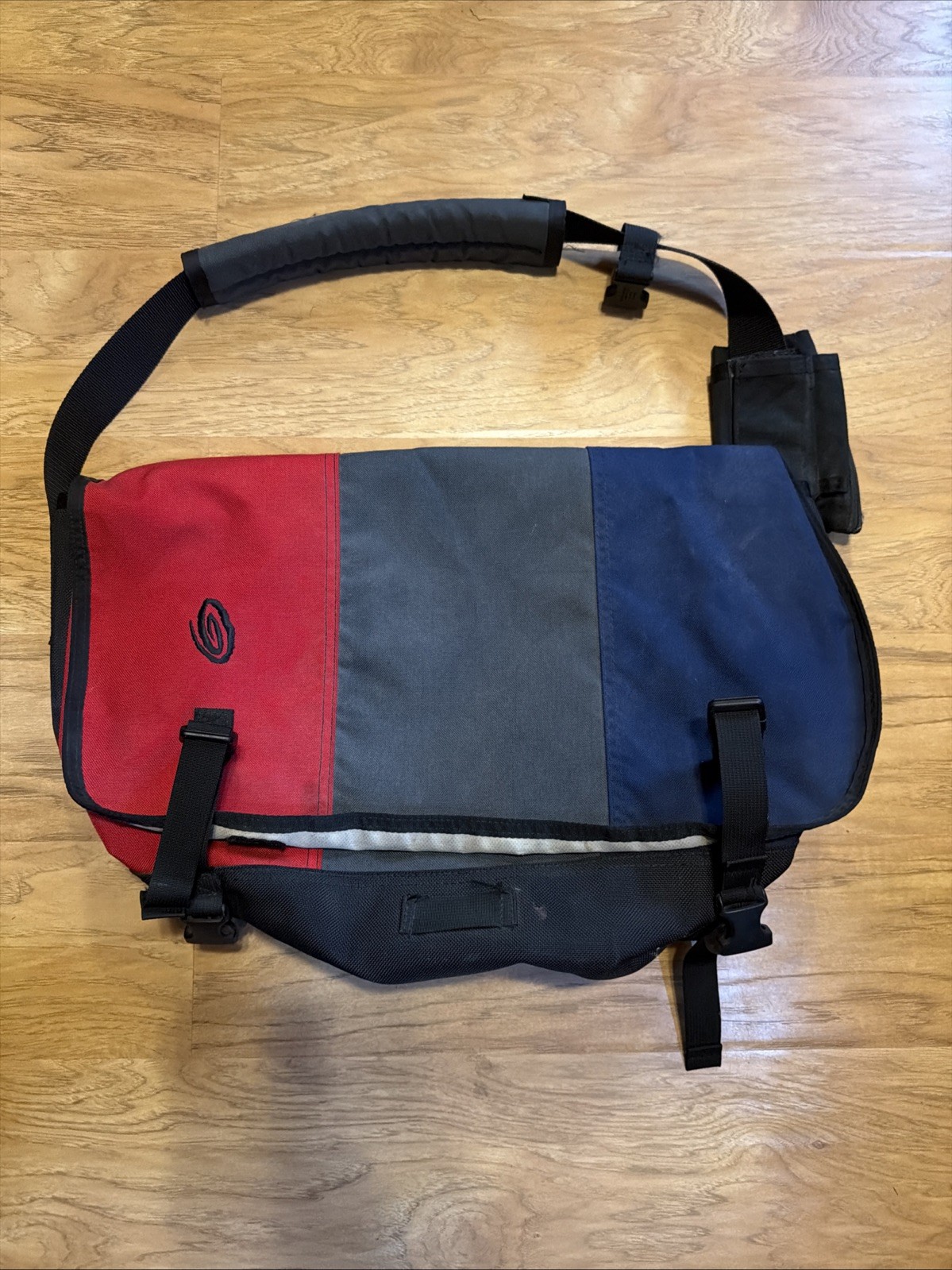 Timbuktu Red,Grey,Blue Messenger Bag