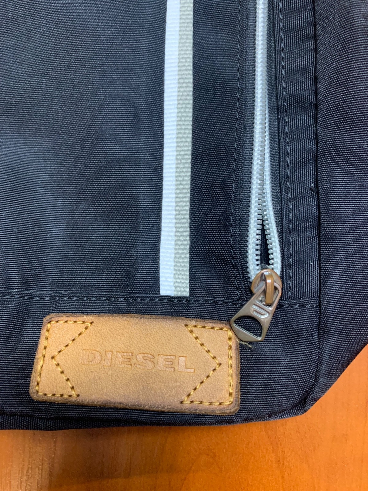 Vintage men’s bag Diesel, adjustable strap length, size 21x17cm