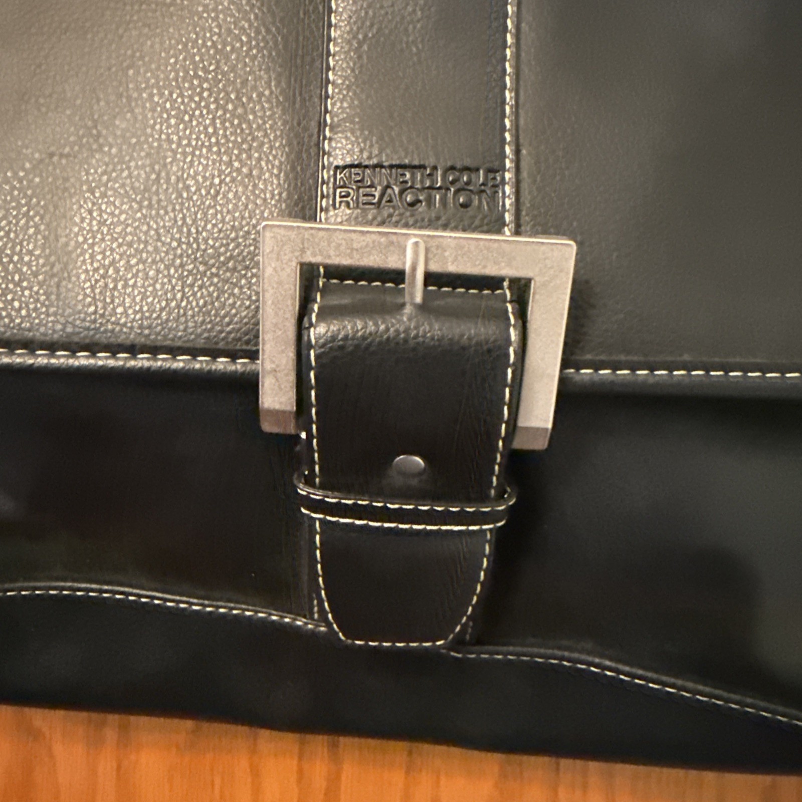 Kenneth Cole Reaction Black Messenger Bag Laptop Work Briefcase Tech Satchel EXC