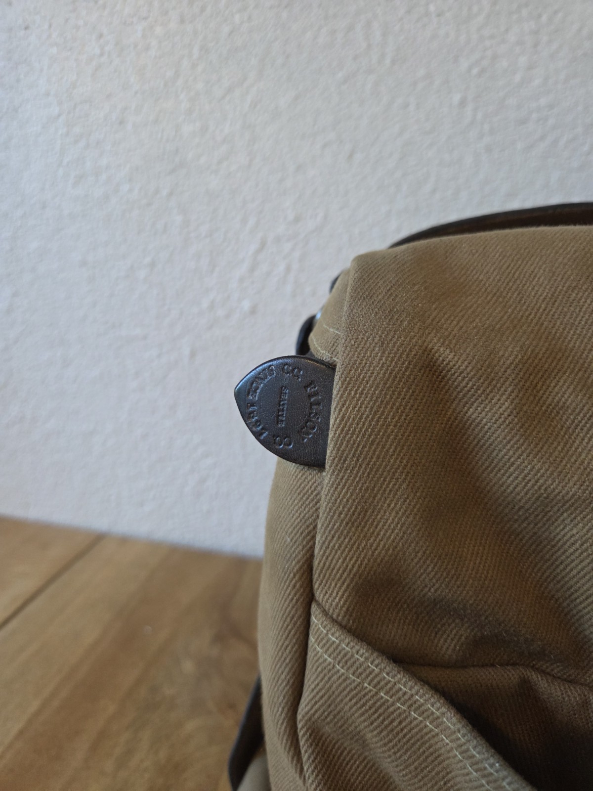 Filson Medium Rugged Twill Outfitter Bag | NWOT | Talon Era | Tan | Made in USA