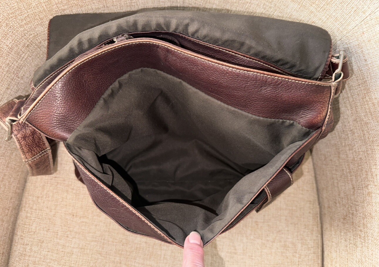 Vintage Brown Leather Distressed Briefcase Messenger Bag Made In Colombia