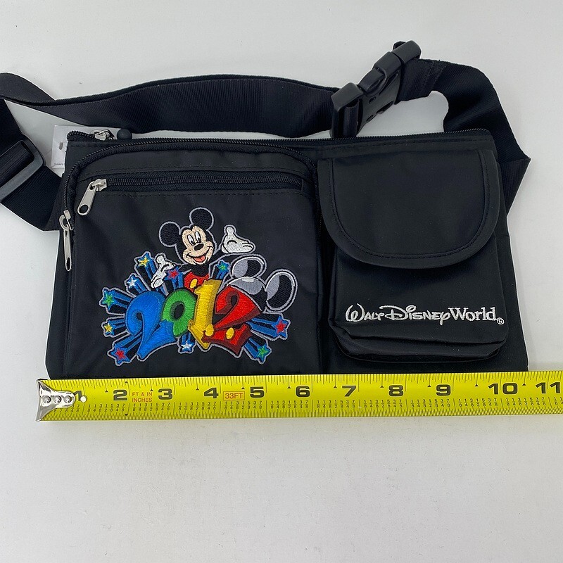 NWT Walt Disney World Mickey Mouse Fanny Pack Travel Bag Adjustable Zip Vacation