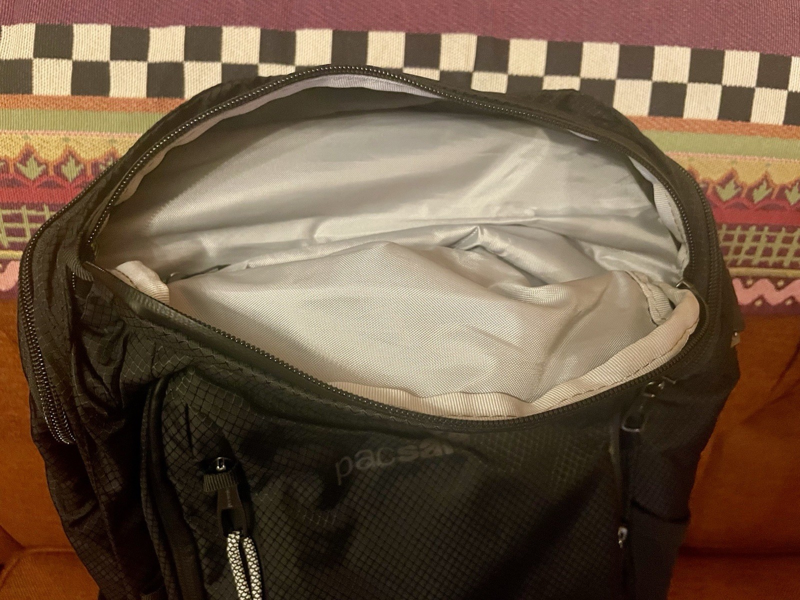 Pacsafe Venturesafe X30 Anti-Theft Backpack – Black 30L