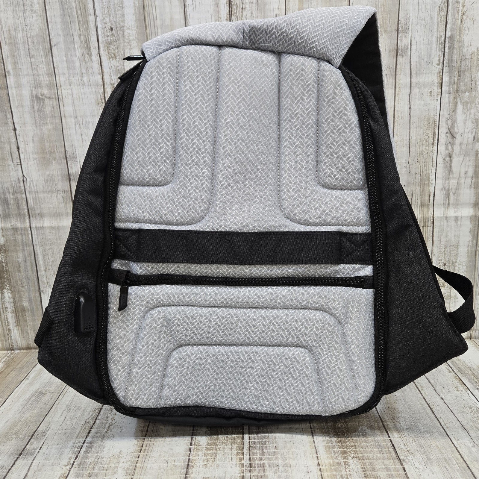 Leeds Zoom Backpack Charcoal Gray Padded Media Cable Laptop NWT
