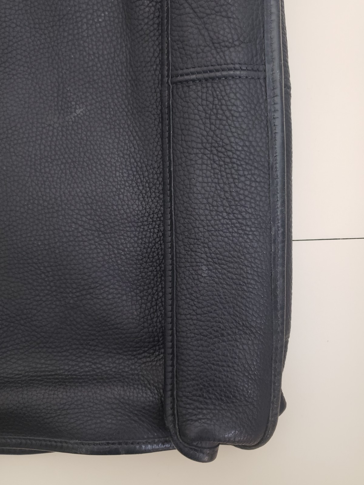 Roots Canada Black Leather Messenger Bag Briefcase Pontiac GMC Logo Beaver Tag