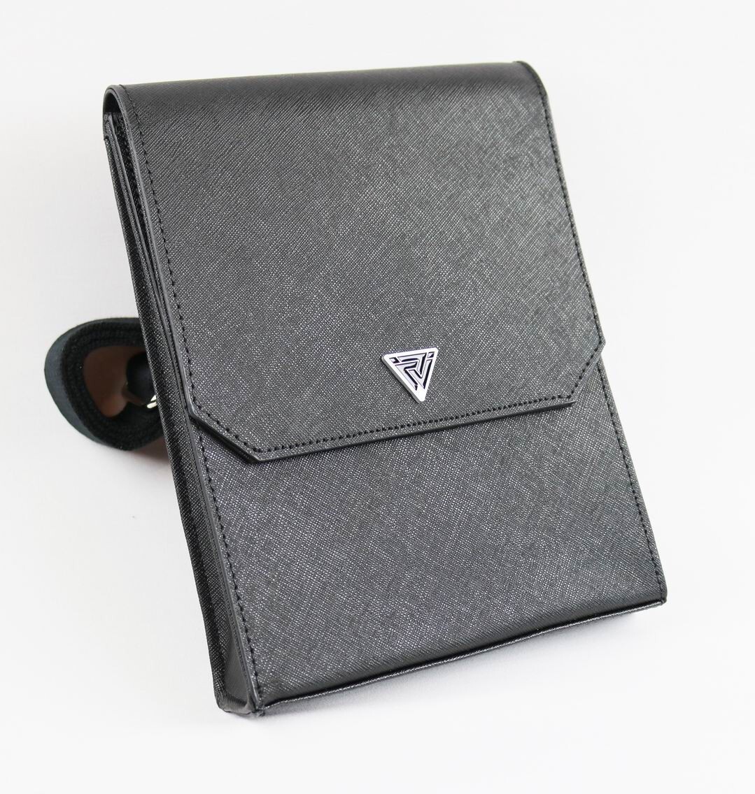 Luxury Concealed Carry Shoulder Bag for Every Day Carry Non Tactical CCW for EDC