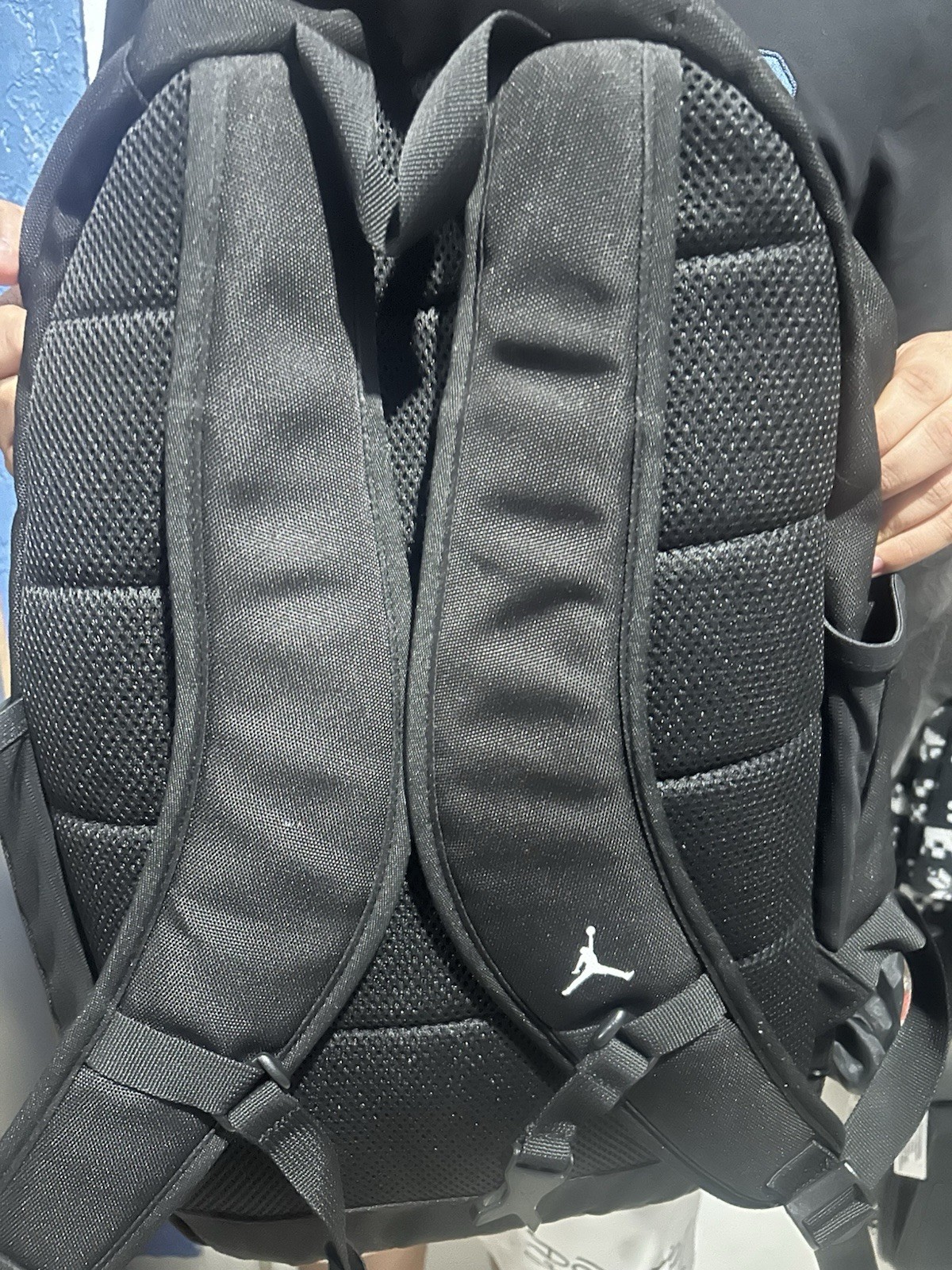 It’s BRAND NEW There no scratch no rips But it’s brand new #jordan #schoolbag
