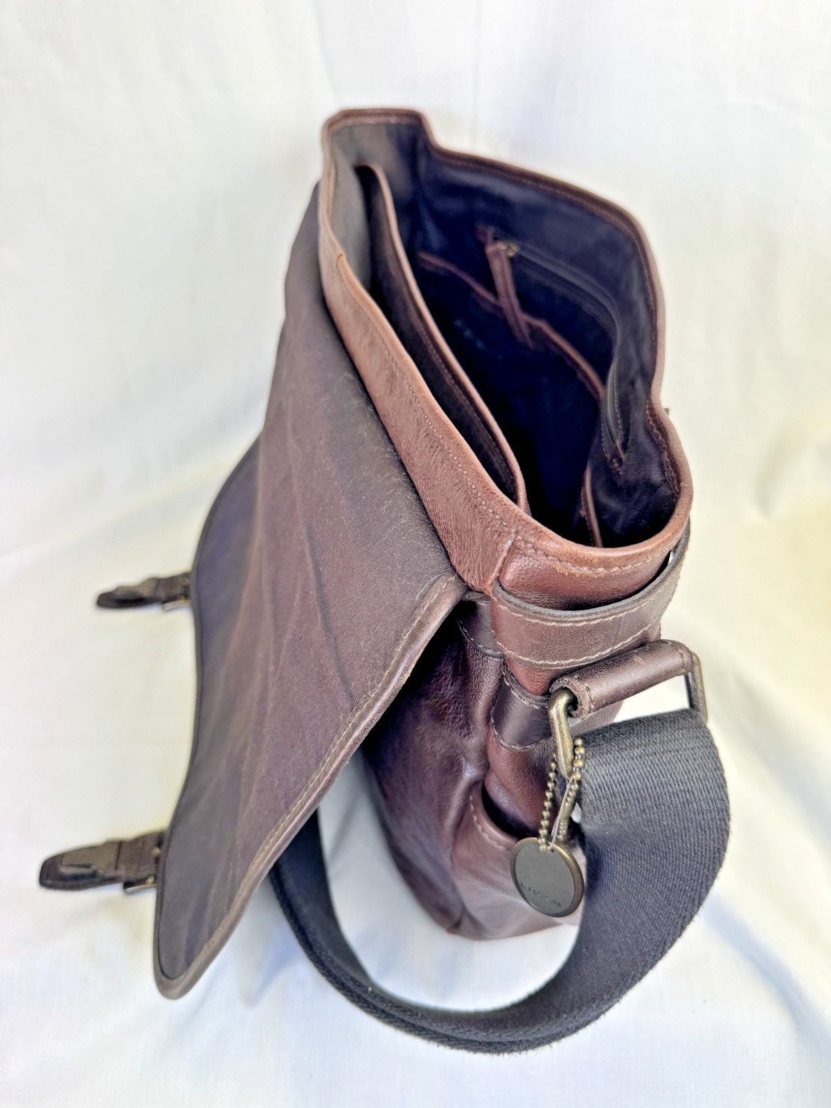 Fossil Estate Brown Leather Messenger/Shoulder/Laptop Bag – EXCELLENT CONDITION!