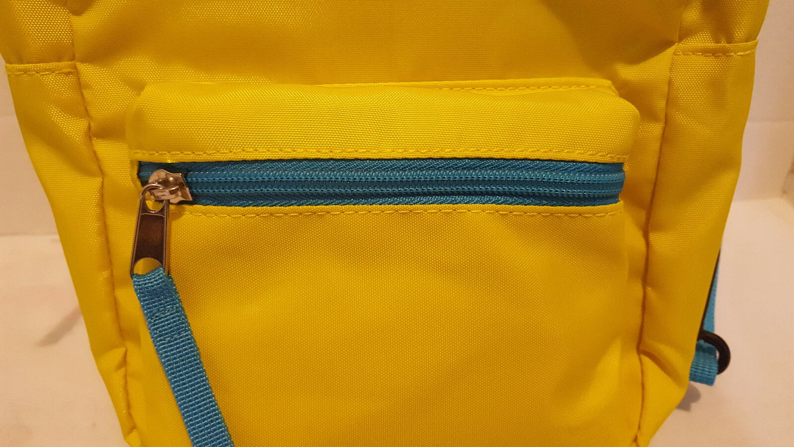 Cat & Jack Yellow Boys Shoulder Pack 2 Zipper Compartments Adjustable strap