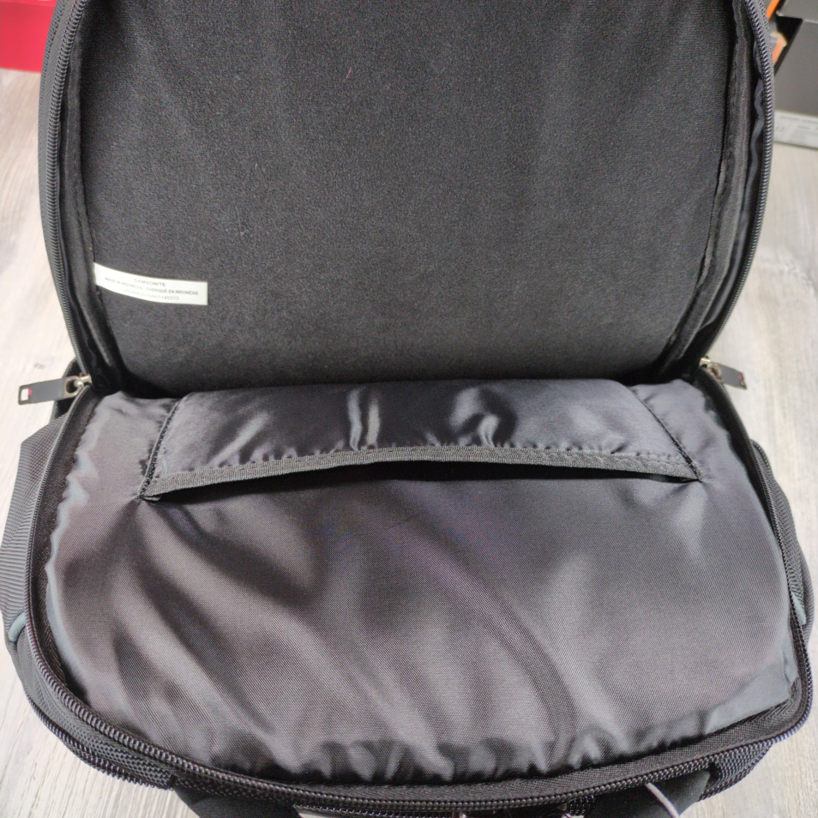 Samsonite Tectonic X 17″ Laptop Backpack Black/Red (19″ x 13″ x 8″) New