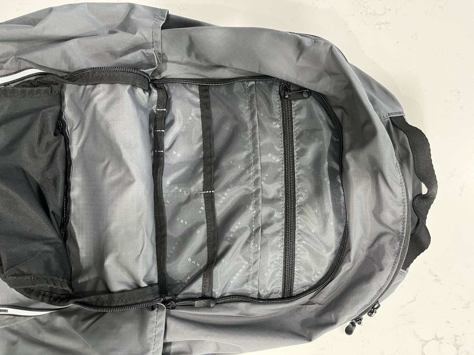 Oakley 28 Liter Sport/Adventure Backpack Forged Iron Gray (NWT)