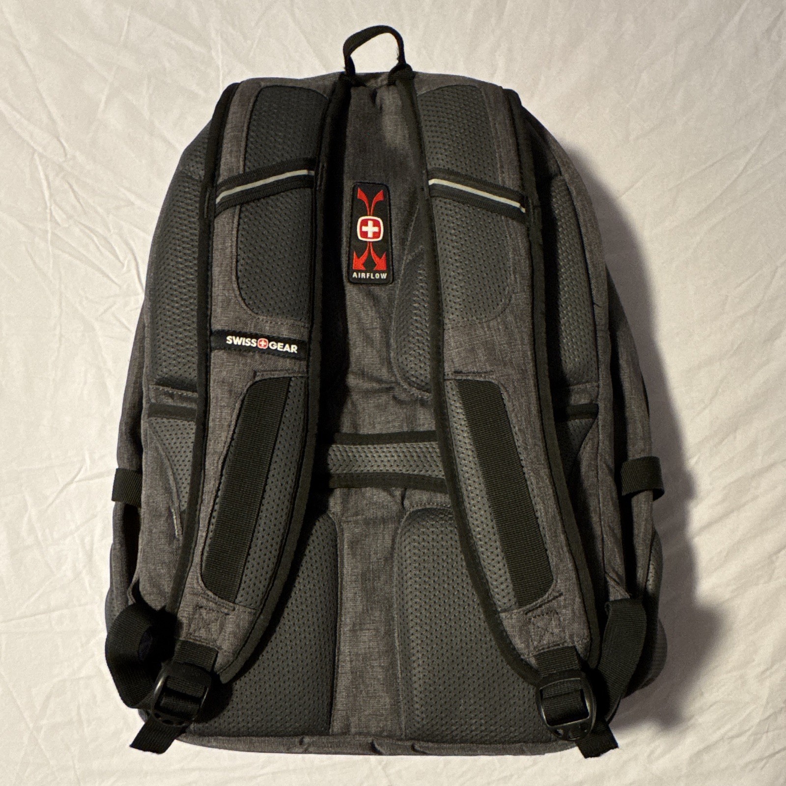SWISSGEAR 1900 ScanSmart Laptop Backpack 17″ Black/Gray TSA-Approved Airflow