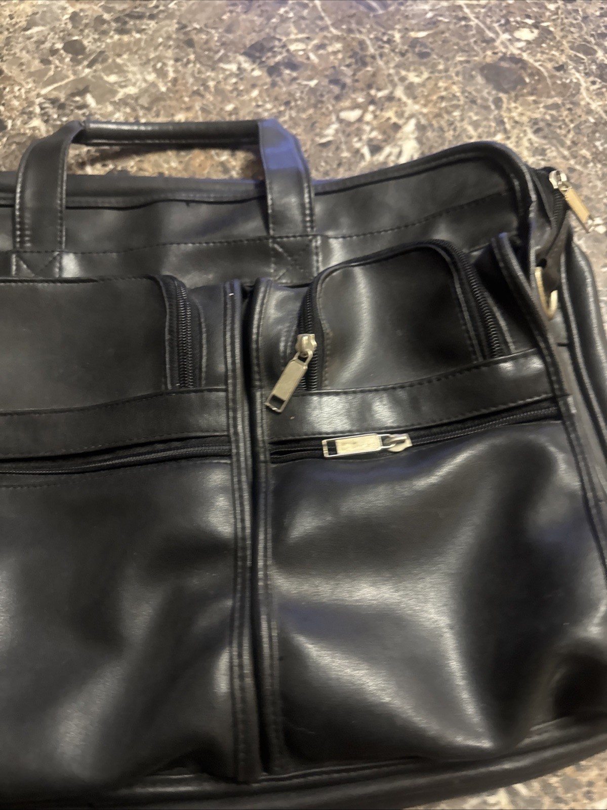 Heritage 16″ Dual Compartment Leather Bag – Black (827365)