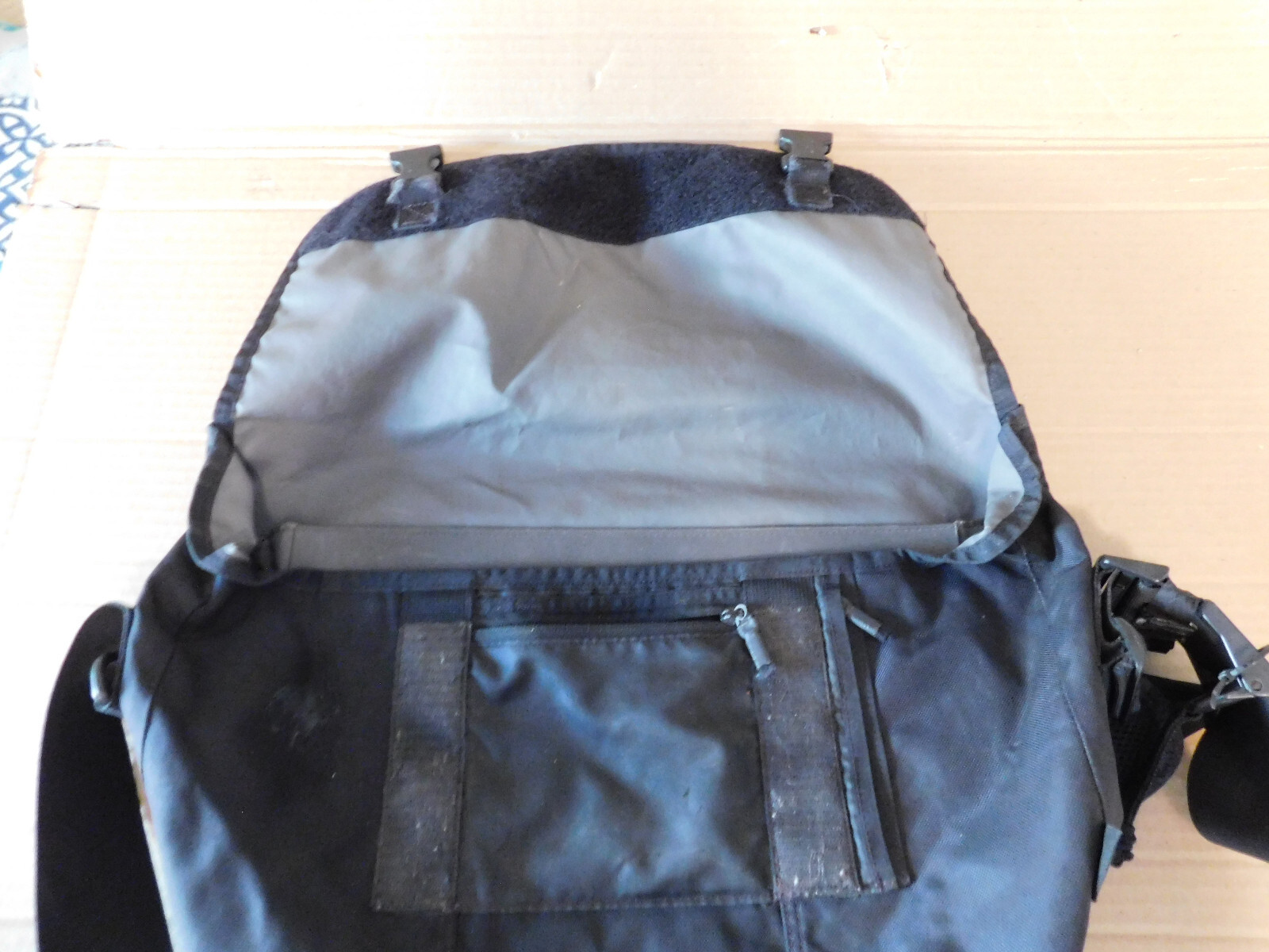 Timbuk2 Classic Messenger Bag, Jet Black, Cordura Canvas Laptop Bag