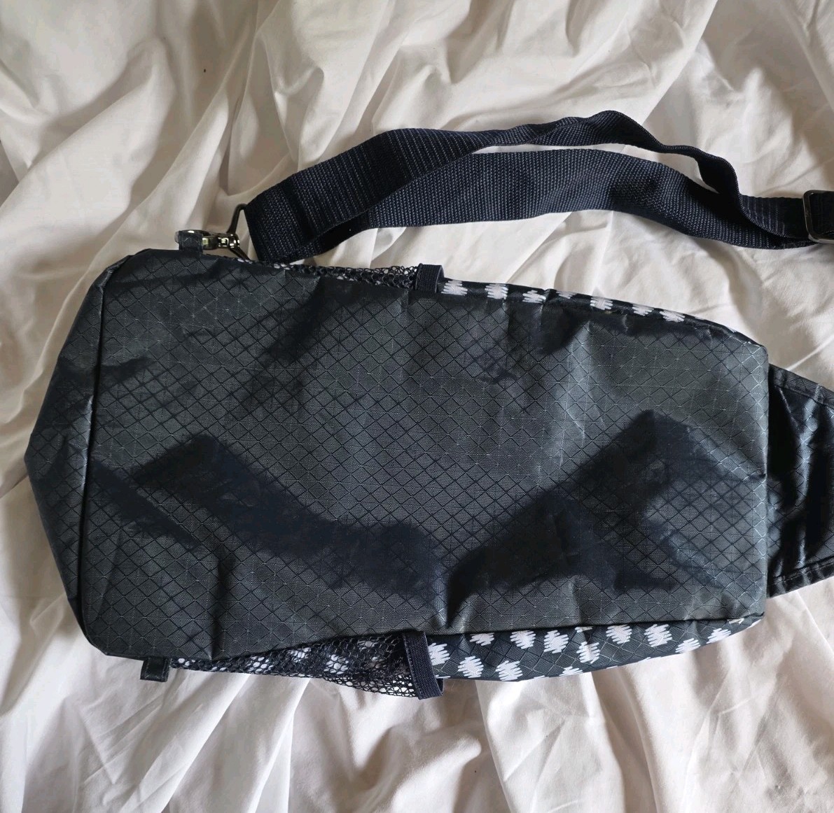 Thirty-one Black & White Polka Dot Sling Crossbody Bag Adjustable Strap, Pockets