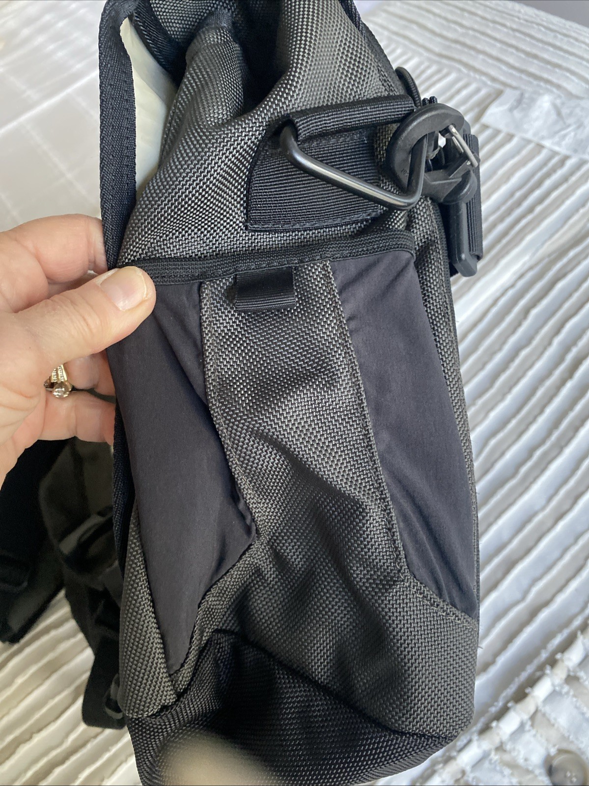 Timbuk2 Classic Laptop Messenger Bag Two-Tone Gray crossbody luggage travel