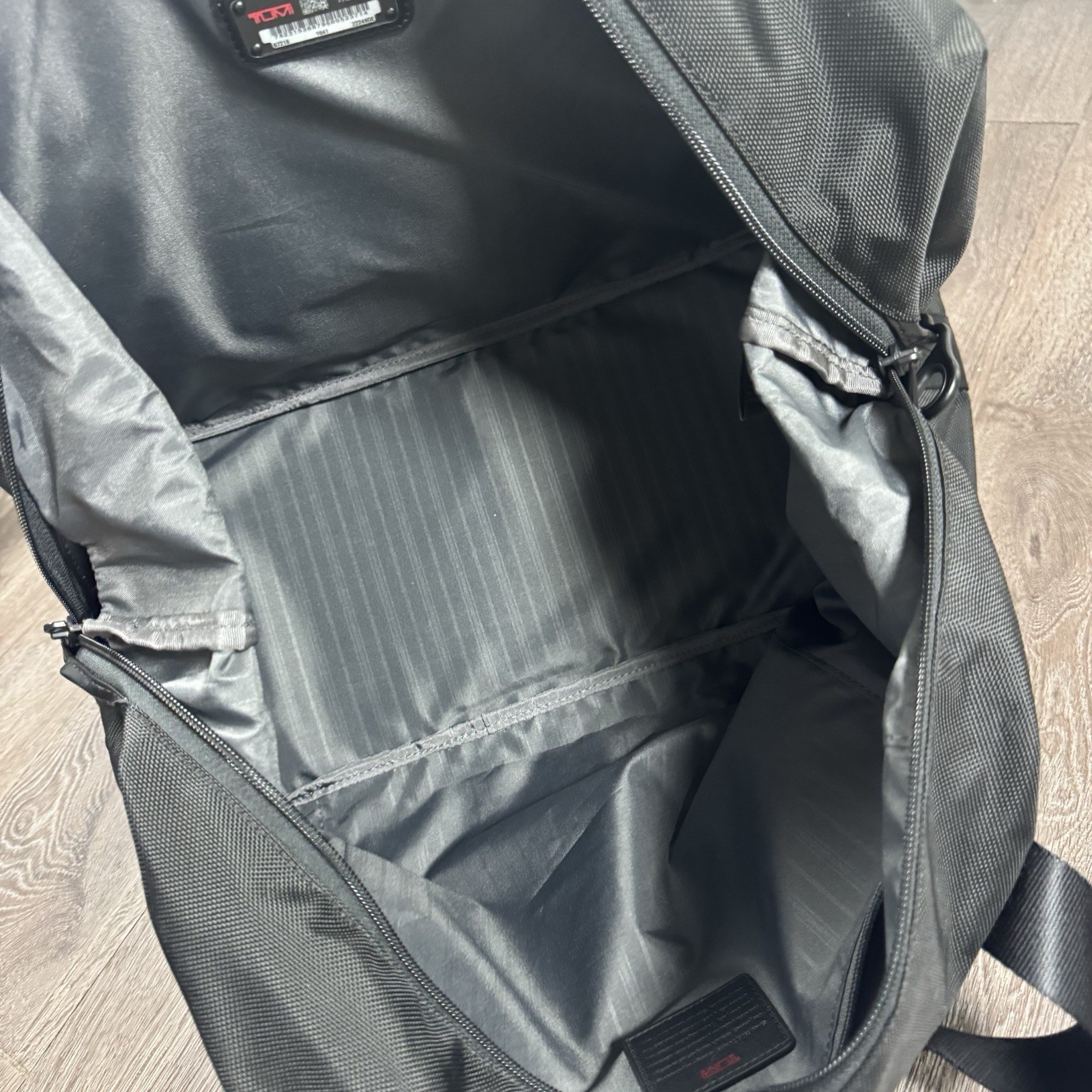 Tumi Alpha Corporate Collection Travel Duffle Duffel Bag Nylon 22249DE