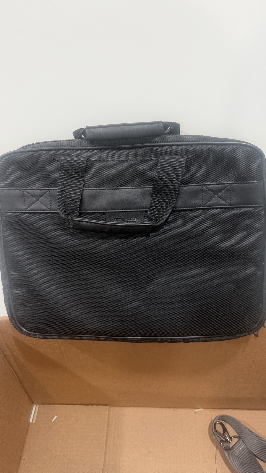 Kenneth Cole Reaction Black Laptop Bag w/straps