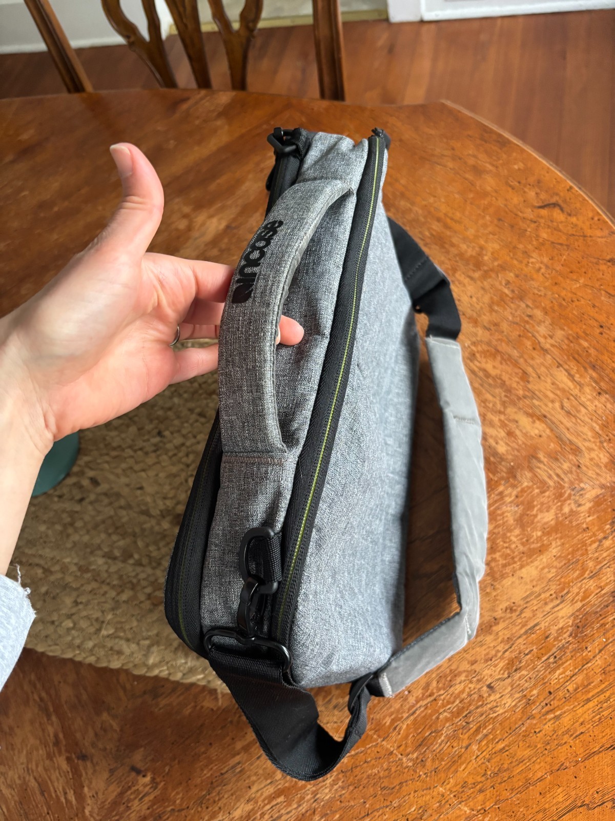 Grey Incase 12″ Laptop Tablet Shoulder Bag with Carrying Handle New